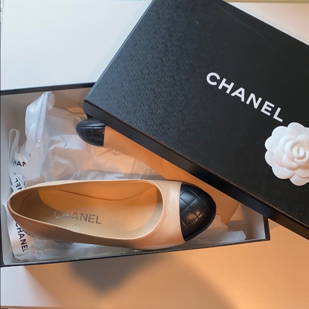 Chanel block pumps